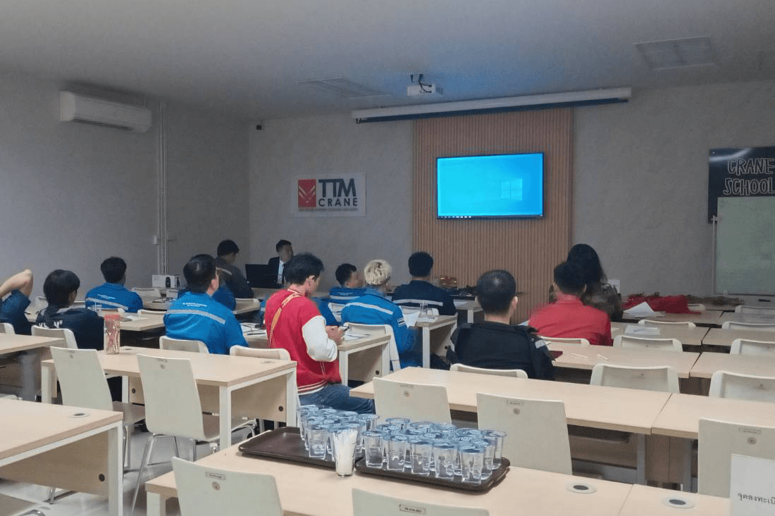 อบรมปั้นจั่นเหนือศีรษะ (หลักสูตร 4 ผู้ 18 ชม.)