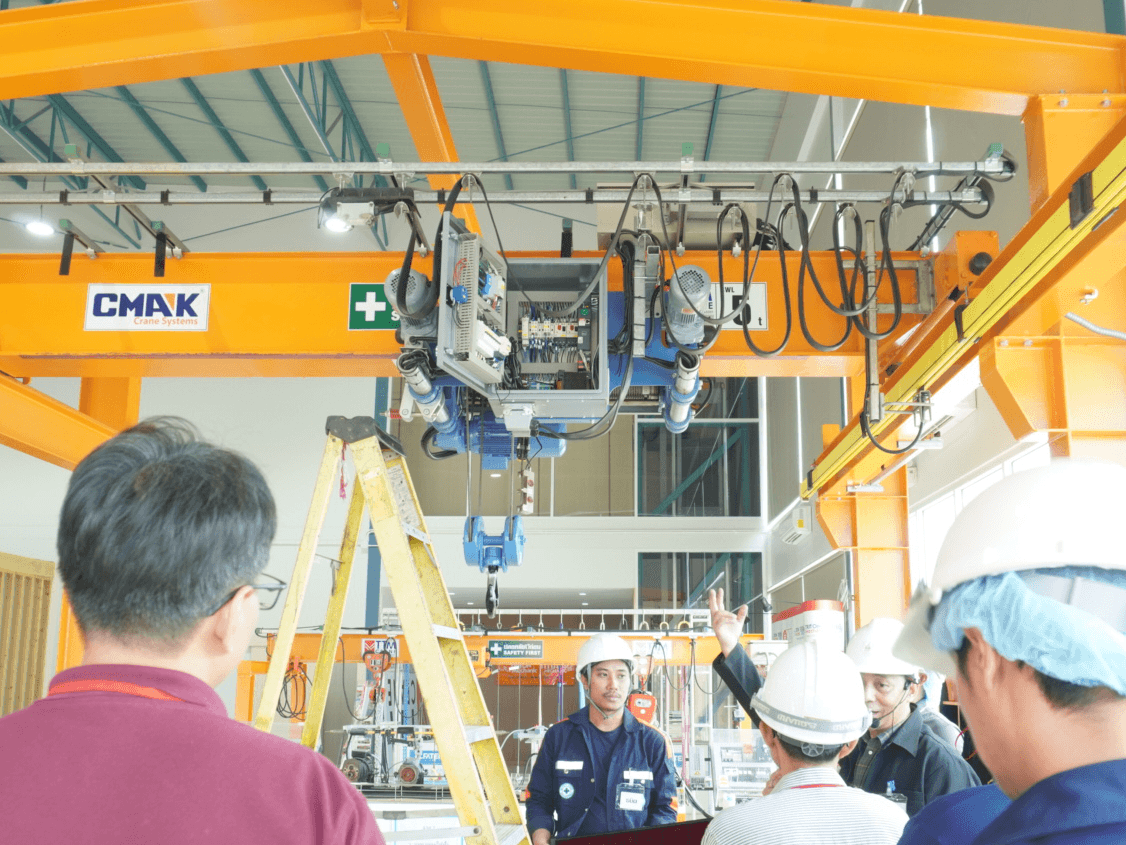 หลักสูตรช่างซ่อมรอกไฟฟ้าและปั้นจั่นเหนือศีรษะ หลักสูตร 1 วัน