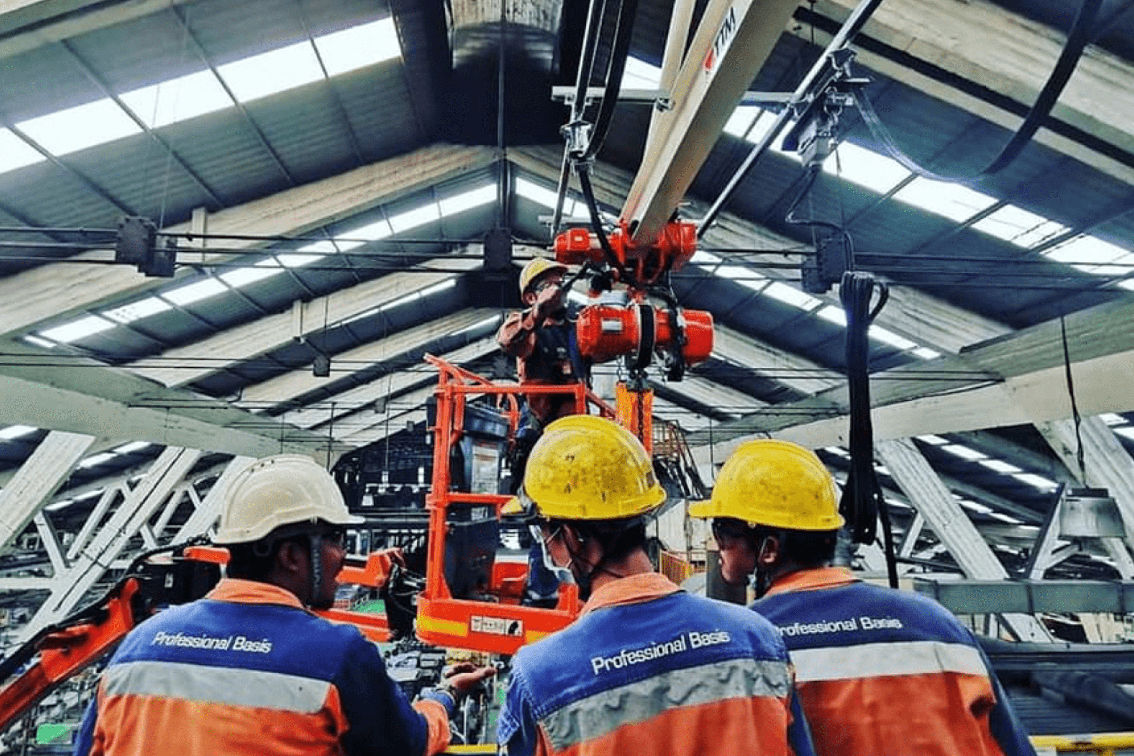 หลักสูตรช่างซ่อมรอกไฟฟ้าและปั้นจั่นเหนือศีรษะ หลักสูตร 2 วัน